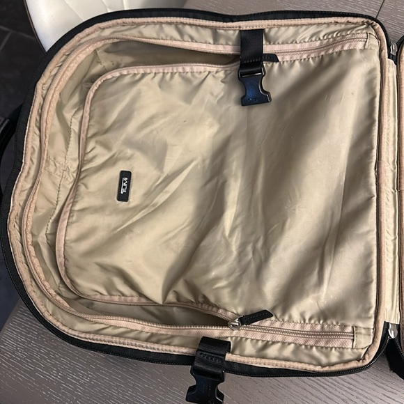 Tumi Voyageur Nylon Leisure Travel Gray Carry On Luggage Suitcase Wheels - Picture 3 of 7